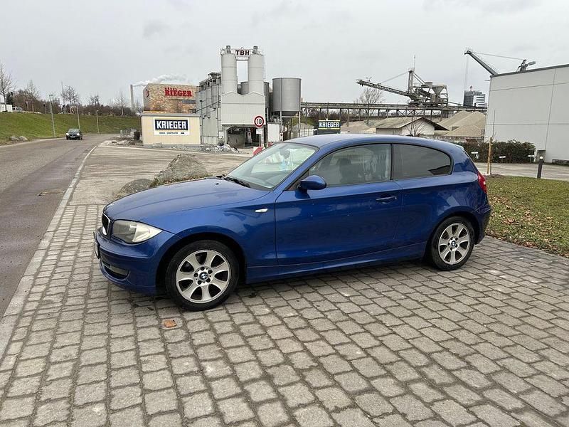 Blau Gebraucht 2007 BMW 118 Sport Line Kleinwagen | 3.499 € (Fairer Preis) - Bild 1/4