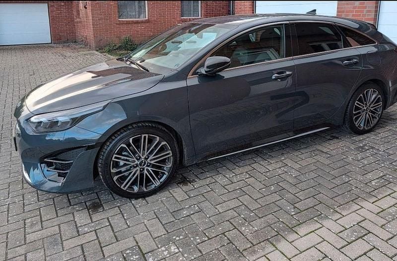 Gebraucht Kia ProCeed GT-Line 140 PS (102 kW) 2024 Grau Kombi