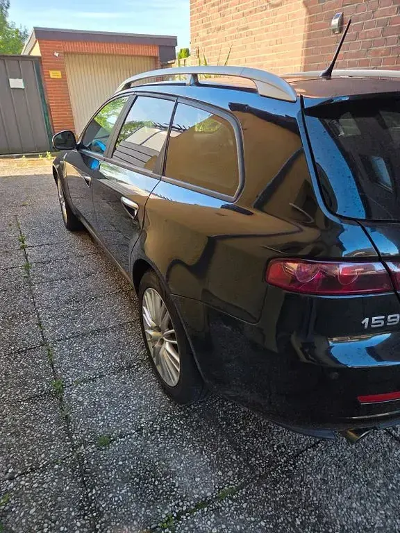 Gebraucht Alfa Romeo 159 136 PS (100 kW) 2011 Schwarz Limousine