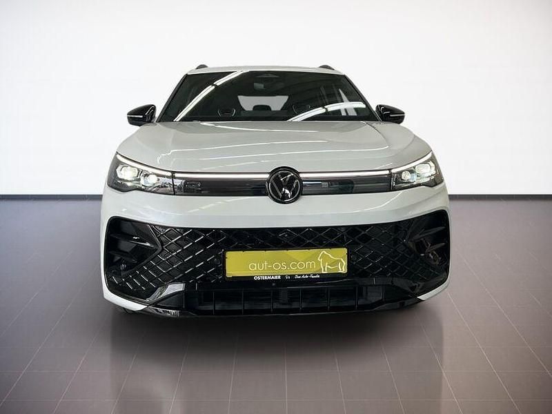 Gebraucht VW Tiguan Pro 272 PS (200 kW) 2025 Oryxweiß perlmutteffekt SUV