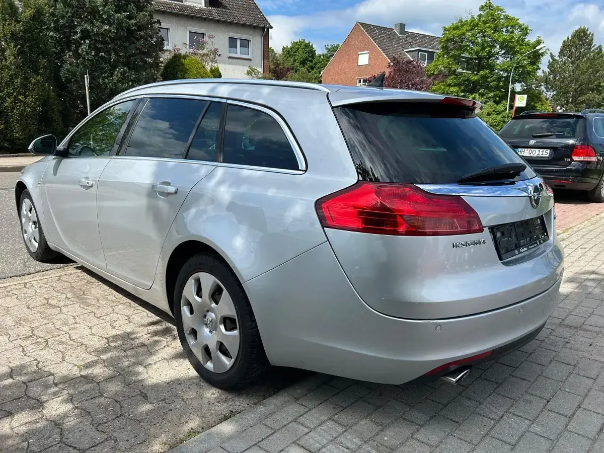 Gebraucht Opel Insignia Sport 160 PS (117 kW) 2010 Silber Kombi