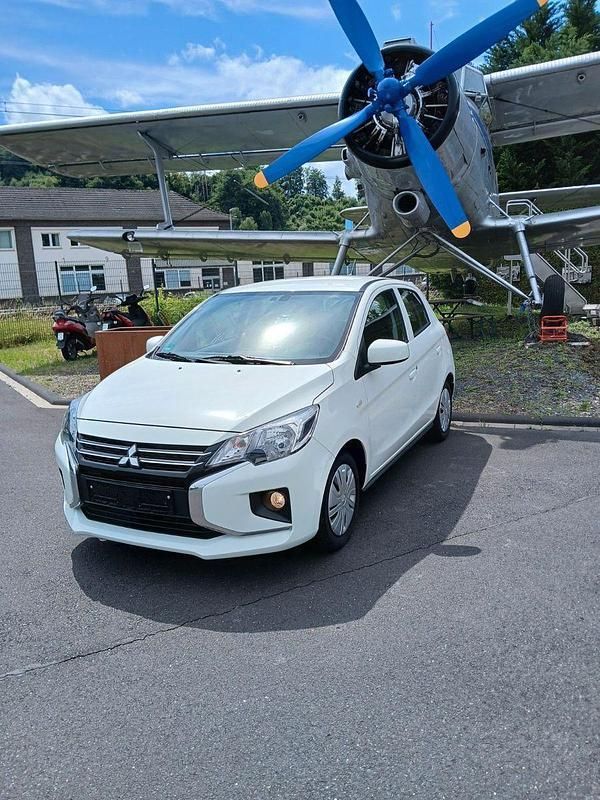 Weiß Gebraucht 2023 Mitsubishi Space Star Select Kleinwagen | 9.999 € (Superpreis) - Bild 1/4
