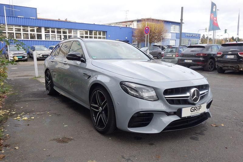 Grau Gebraucht 2018 Mercedes E63S AMG AMG Limousine | 57.600 € (Superpreis) - Bild 1/4