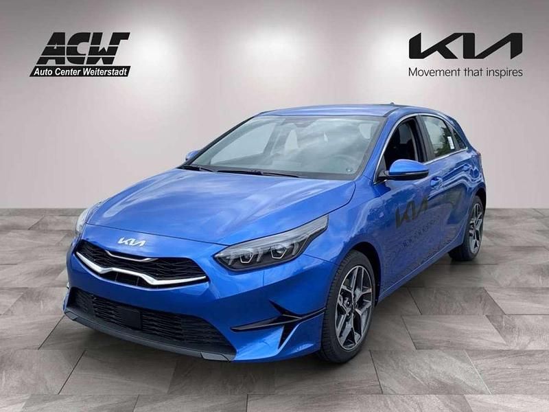 Blue flame Gebraucht 2025 Kia Ceed Spirit Limousine | 27.470 € (Fairer Preis) - Bild 1/4