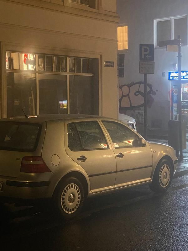 Gebraucht VW Golf IV 115 PS (84 kW) 2002 Silber Kleinwagen