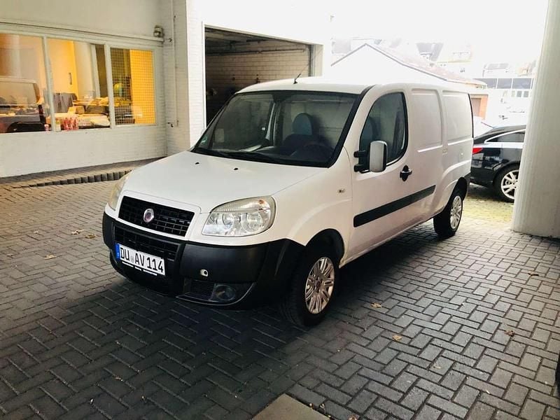 Weiss Gebraucht 2008 Fiat Doblò Van / Kleinbus | 2.900 € (Fairer Preis) - Bild 1/4
