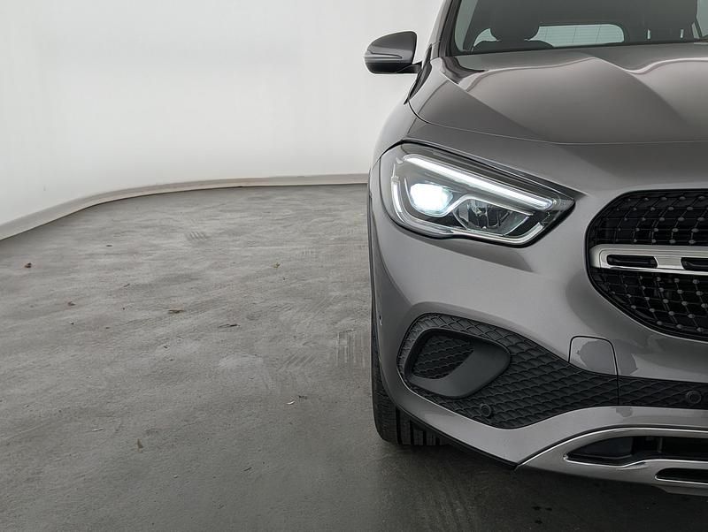 Gebraucht Mercedes GLA200 Progressive 163 PS (119 kW) 2020 Mountaingrau SUV
