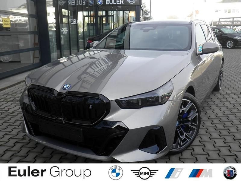 Grau Gebraucht 2025 BMW i5 Performance Limousine | 62.850 € (Etwas zu teuer) - Bild 1/3