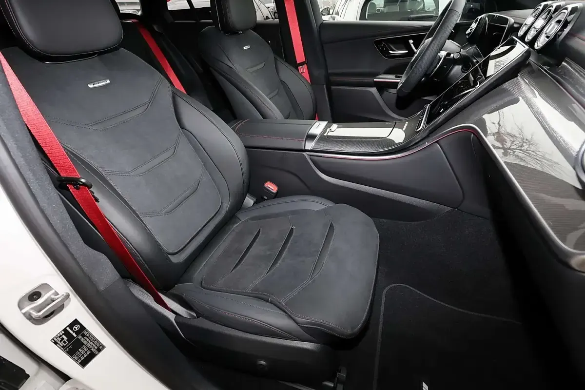 Gebraucht Mercedes GLC43 AMG AMG 421 PS (309 kW) 2026 Unilack polarweiß SUV