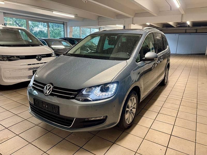 Gebraucht VW Sharan Comfortline 150 PS (110 kW) 2014 Grau Van / Kleinbus