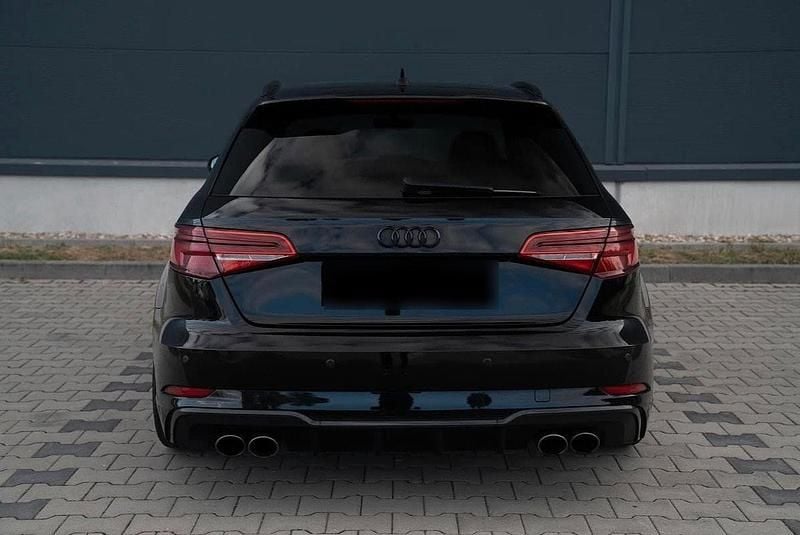 Używany Audi S3 310 KM (228 kW) 2018 Czarny Kombi