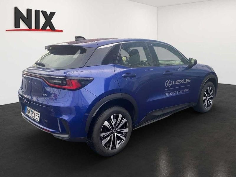 Gebraucht Lexus LBX 136 PS (100 kW) 2025 Dark blue m m SUV