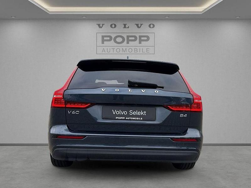 Gebraucht Volvo V60 Core 197 PS (144 kW) 2024 Denim blue Kombi