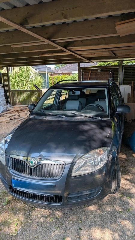 Grau Gebraucht 2009 Skoda Fabia Kombi | 2.900 € (Etwas zu teuer) - Bild 1/4