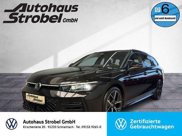 Grenadillschwarz metallic (metallic) Gebraucht 2024 VW Passat R-line Kombi | 53.990 € - Bild 1/3