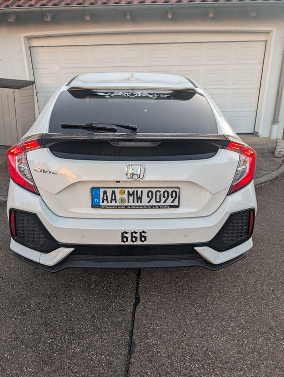 Gebraucht Honda Civic Elegance 129 PS (94 kW) 2018 Weiß Limousine