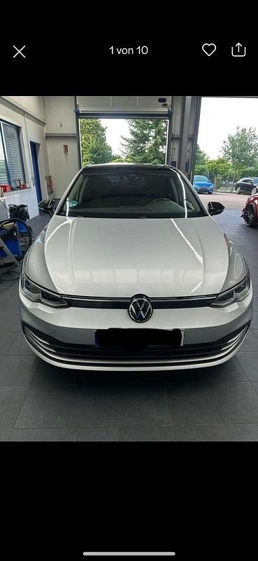 Silber Gebraucht 2020 VW Golf VIII Kleinwagen | 18.750 € (Superpreis) - Bild 1/4
