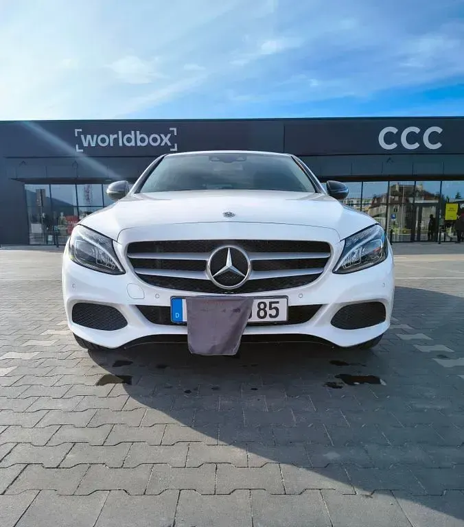 Gebraucht Mercedes C160 129 PS (94 kW) 2018 Weiß Coupé