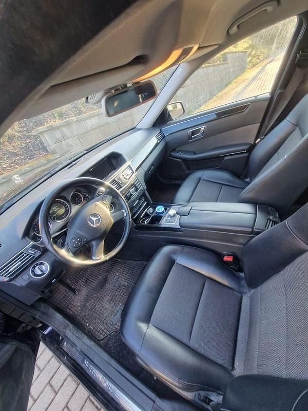 Gebraucht Mercedes E350 Elegance 265 PS (194 kW) 2010 Schwarz Kombi