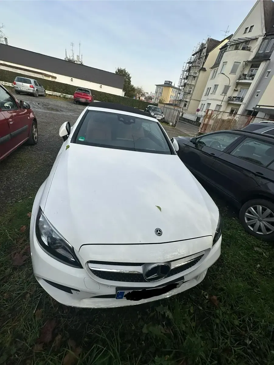 Gebraucht Mercedes C200 AMG 197 PS (144 kW) 2019 Weiß Cabrio
