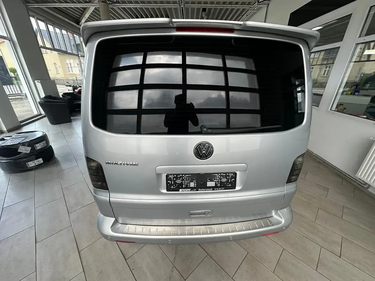 Gebraucht VW Multivan Sport 174 PS (127 kW) 2005 Reflexsilber Van / Kleinbus
