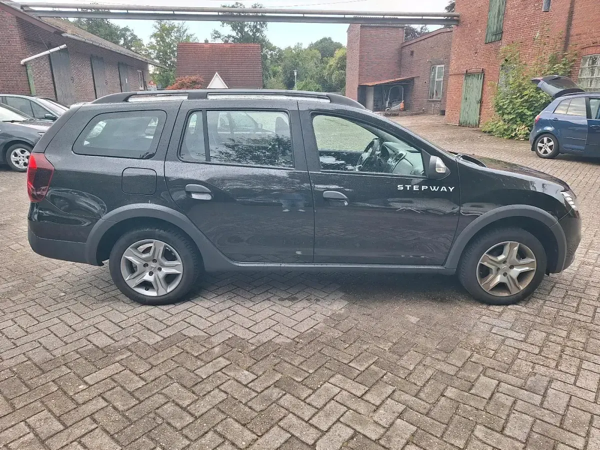 Gebraucht Dacia Logan 89 PS (65 kW) 2019 Schwarz Kombi