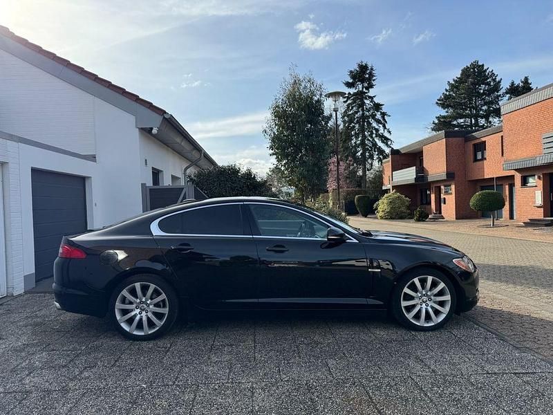 Gebraucht Jaguar XF 211 PS (155 kW) 2010 Schwarz Limousine