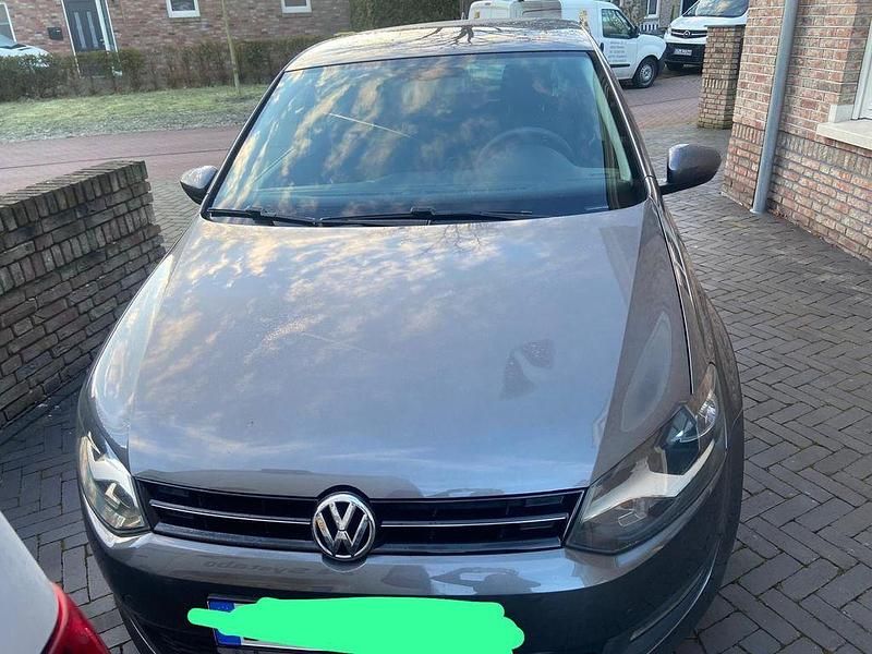 Gebraucht VW Polo Comfortline 90 PS (66 kW) 2012 Grau Kleinwagen