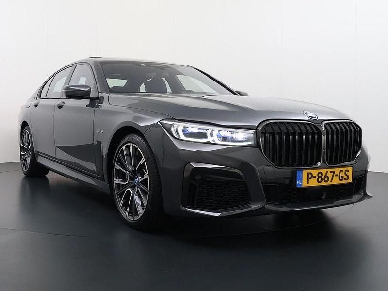 Gebraucht BMW 745e Executive 394 PS (289 kW) 2022 Grau Limousine