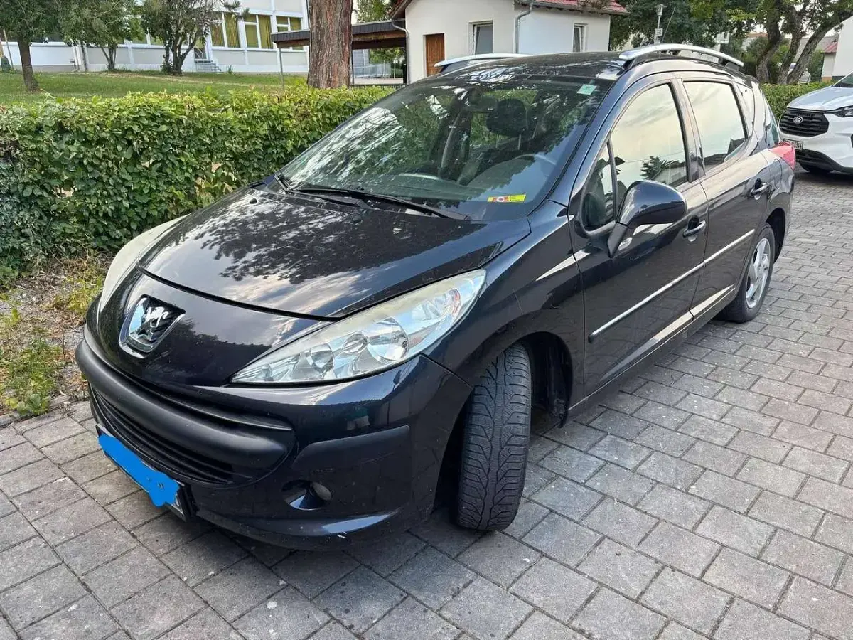 Gebraucht Peugeot 207 Forever 95 PS (69 kW) 2012 Limousine