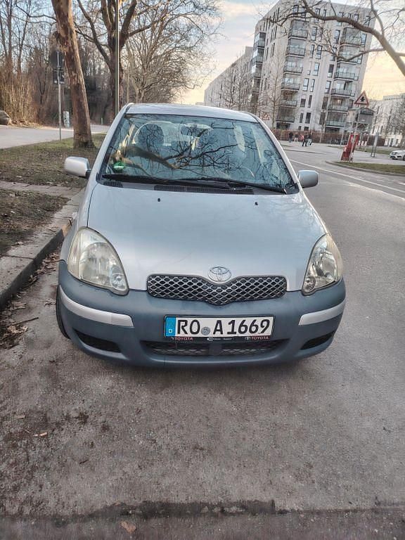 Gebraucht Toyota Yaris Sol 87 PS (63 kW) 2003 Silber Limousine