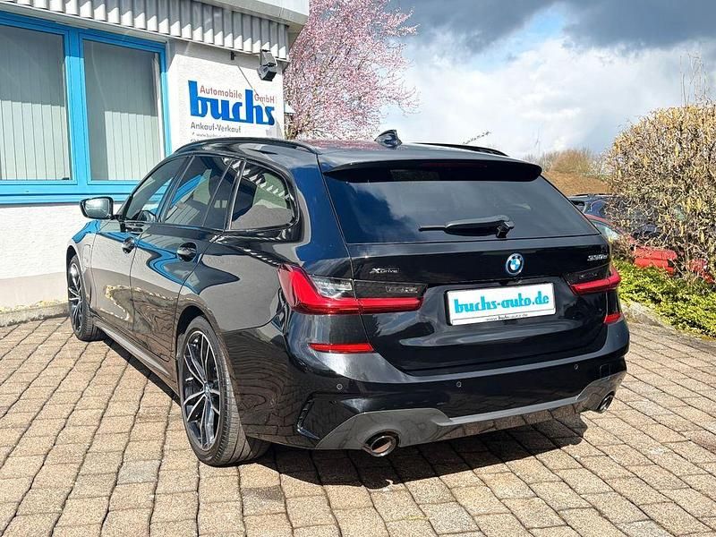 Gebraucht BMW 330e M Sport 184 PS (135 kW) 2022 Schwarz Kombi