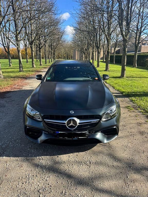 Schwarz Gebraucht 2019 Mercedes E63S AMG AMG Kombi | 55.000 € (Superpreis) - Bild 1/4