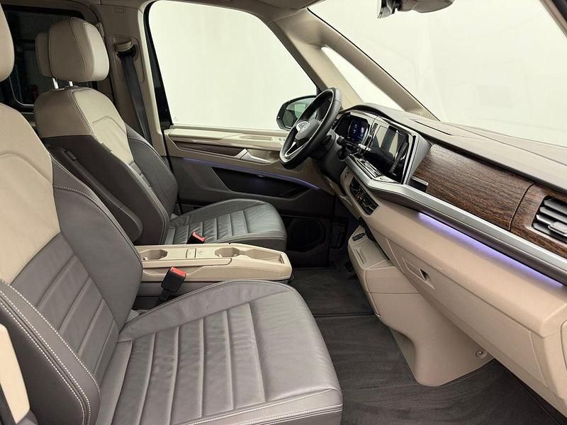 Second-hand VW Multivan Style 150 CP (110 kW) 2024 Negru Monovolum