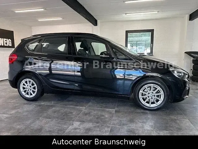 Gebraucht BMW 216 Active Tourer Advantage 116 PS (85 kW) 2017 Schwarz Van / Kleinbus