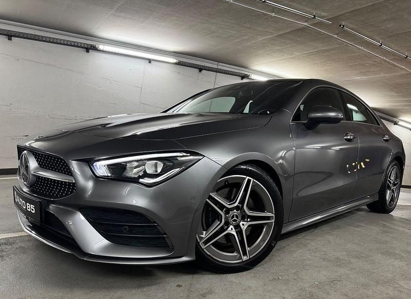 Grau Gebraucht 2019 Mercedes CLA200 AMG Limousine | 27.900 € (Fairer Preis) - Bild 1/4