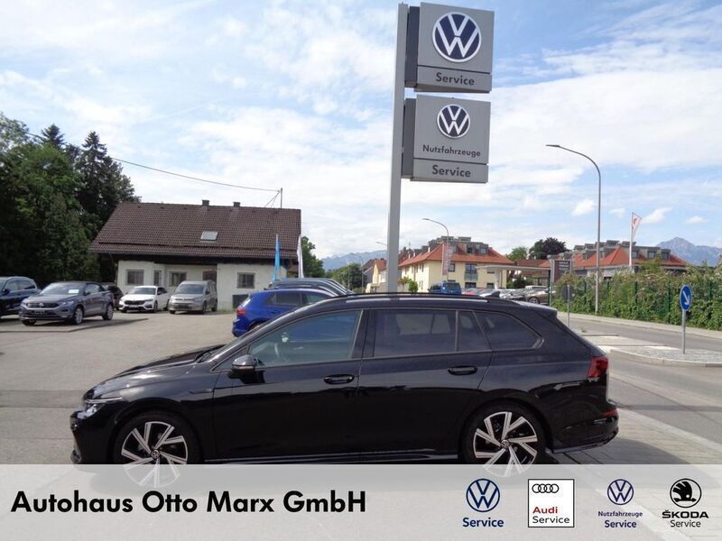 Deep black perleffekt Gebraucht 2024 VW Golf VIII R-line Kombi | 32.900 € (Etwas zu teuer) - Bild 1/4