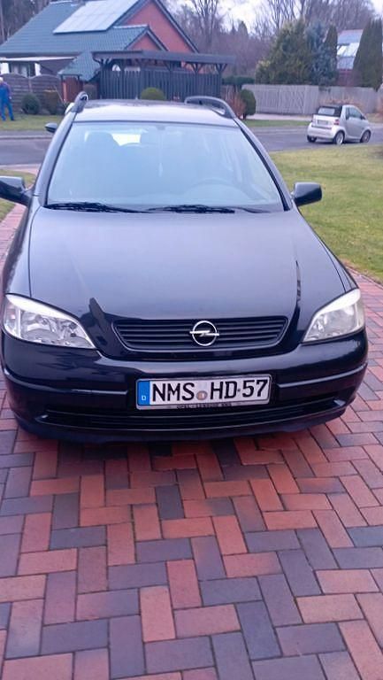 Schwarz Gebraucht 2000 Opel Astra Limousine | 999 € - Bild 1/4