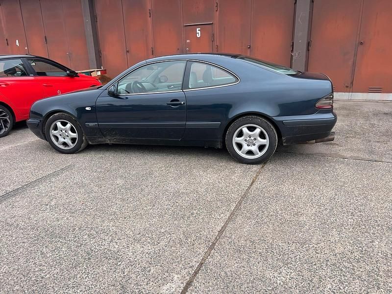 Blau Gebraucht 1999 Mercedes CLK230 Coupé | 3.000 € (Fairer Preis) - Bild 1/4
