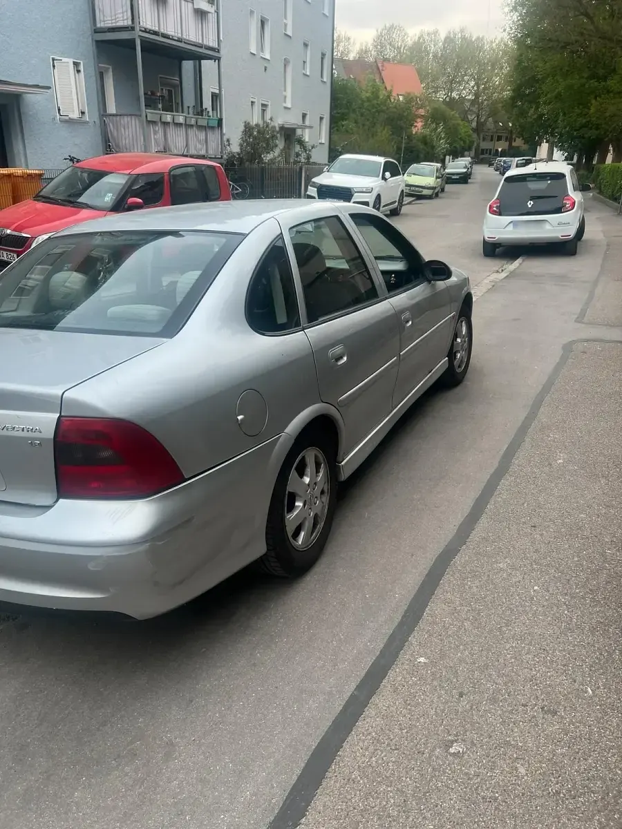 Gebraucht Opel Vectra 125 PS (91 kW) 2001 Silber Kleinwagen