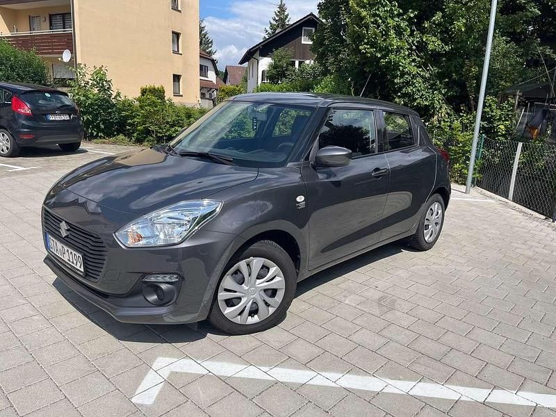 Grau Gebraucht 2019 Suzuki Swift Club Kleinwagen | 12.000 € (Guter Preis) - Bild 1/4