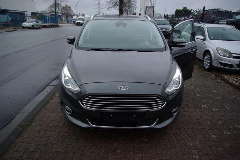 Gebraucht 2018 Ford S-MAX Titanium Van / Kleinbus | 11.900 € (Superpreis) - Bild 1/4