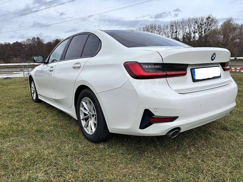 Gebraucht BMW 318 150 PS (110 kW) 2019 Limousine