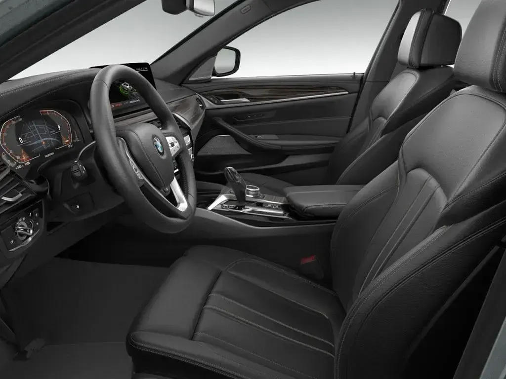 Gebraucht BMW 530 Comfort Edition 252 PS (185 kW) 2023 Grau Kombi
