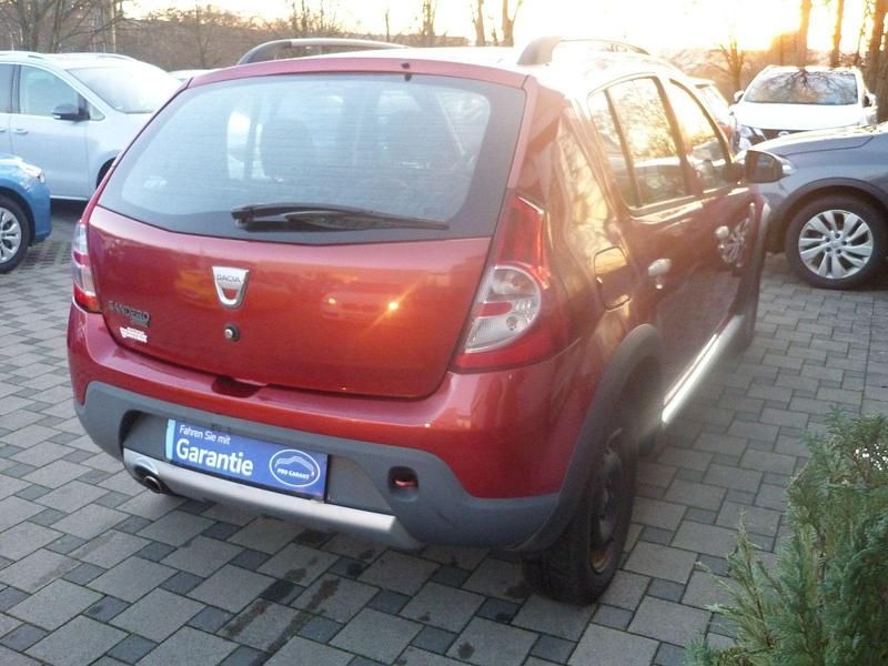 Gebraucht Dacia Sandero Stepway 87 PS (63 kW) 2010 Rot SUV