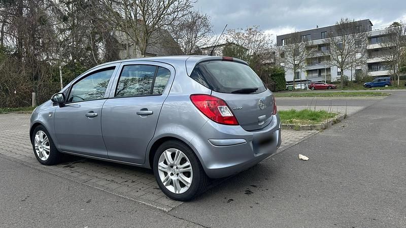 Gebraucht Opel Corsa 80 PS (58 kW) 2008 Silber Kleinwagen