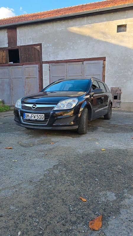 Schwarz Gebraucht 2009 Opel Astra Kombi | 1.500 € (Guter Preis) - Bild 1/4
