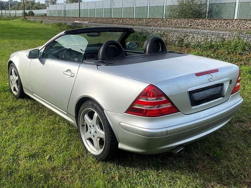 Gebraucht Mercedes SLK320 218 PS (160 kW) 2002 Silber Cabrio