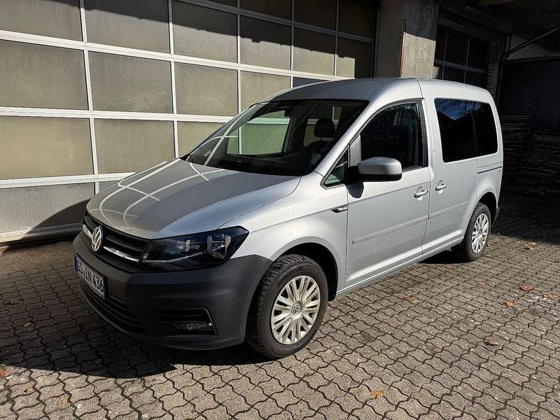 Silber Gebraucht 2017 VW Caddy Trendline Van / Kleinbus | 14.190 € (Fairer Preis) - Bild 1/4