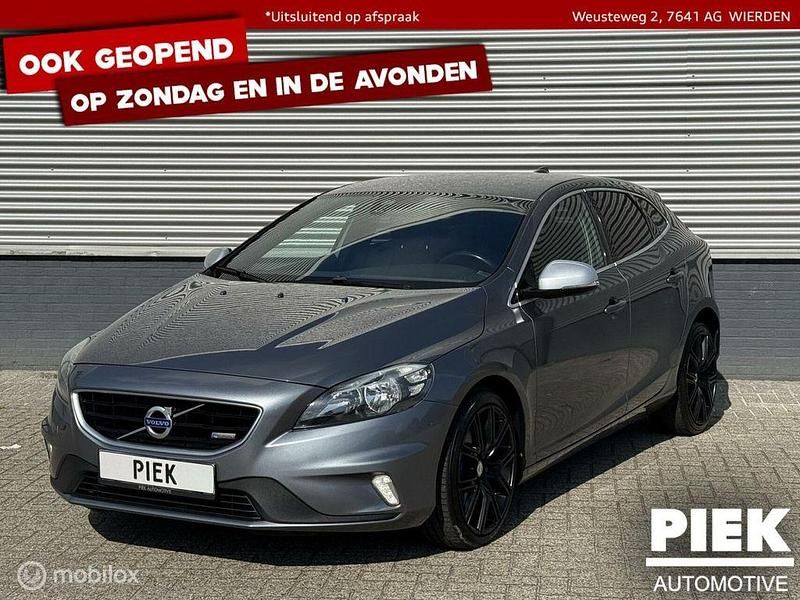 Grau Gebraucht 2014 Volvo V40 R-Design Kombi | 7.499 € (Guter Preis) - Bild 1/3